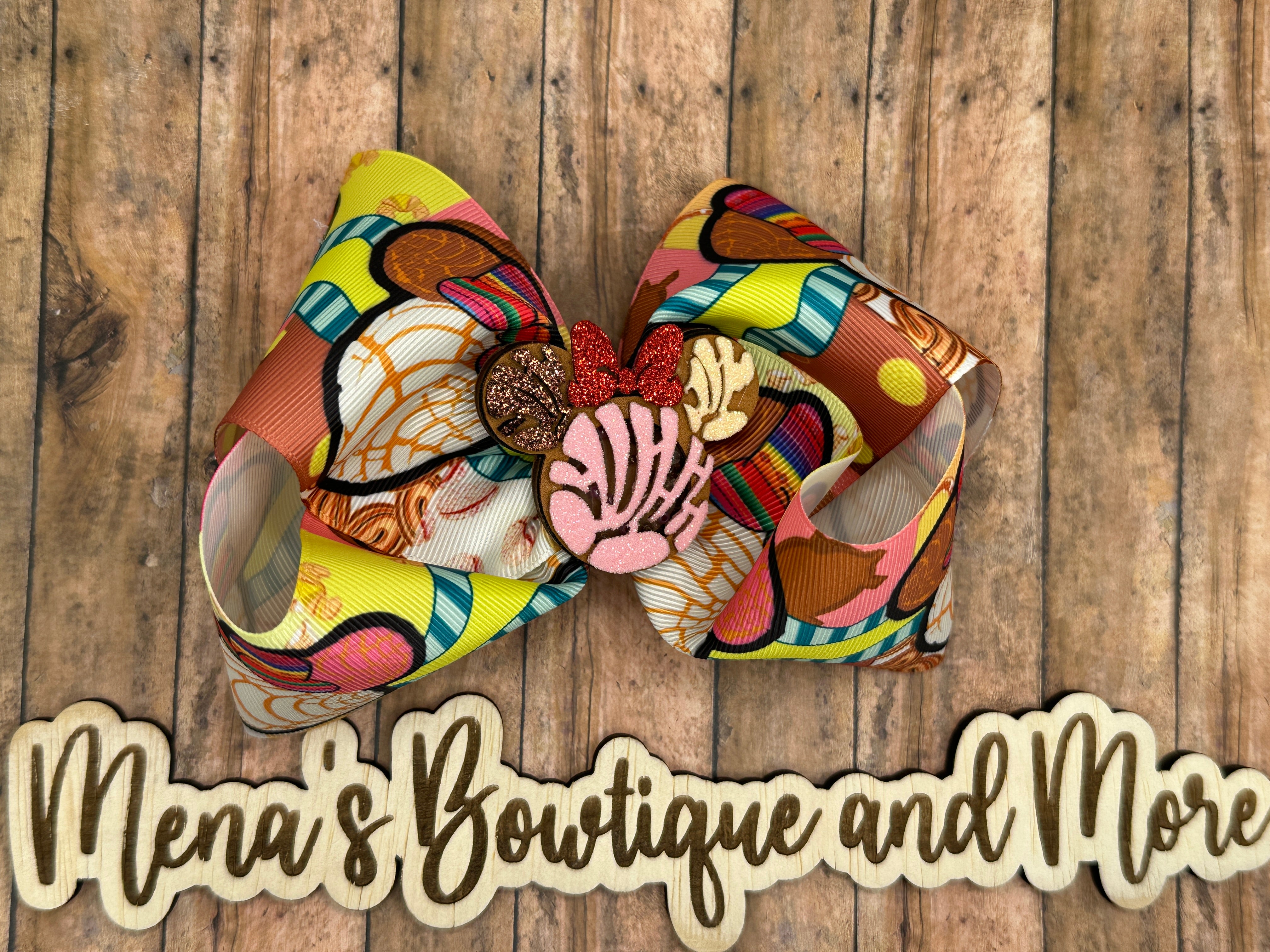 Concha Ears Boutique Bow